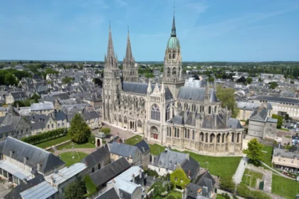 Découvrir la Normandie 36 bayeux cathedrale