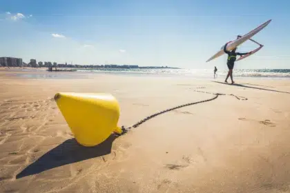 La côte du bessin, les plages et falaises 3 webp activitee nautique