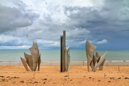 Omaha Beach 3 AdobeStock 223690619